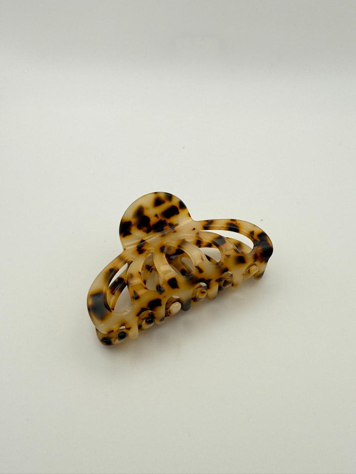 Claw Clip Toirtoiseshell Cutout - مُكَمِّلات