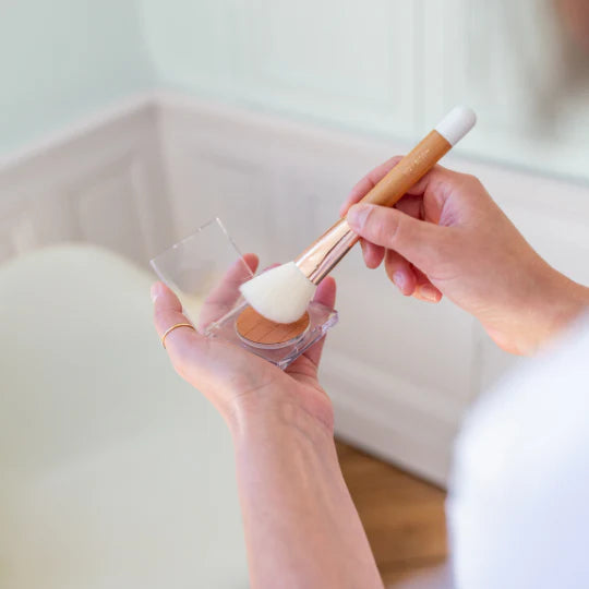 Facial Angled Blush Brush - مُكَمِّلات