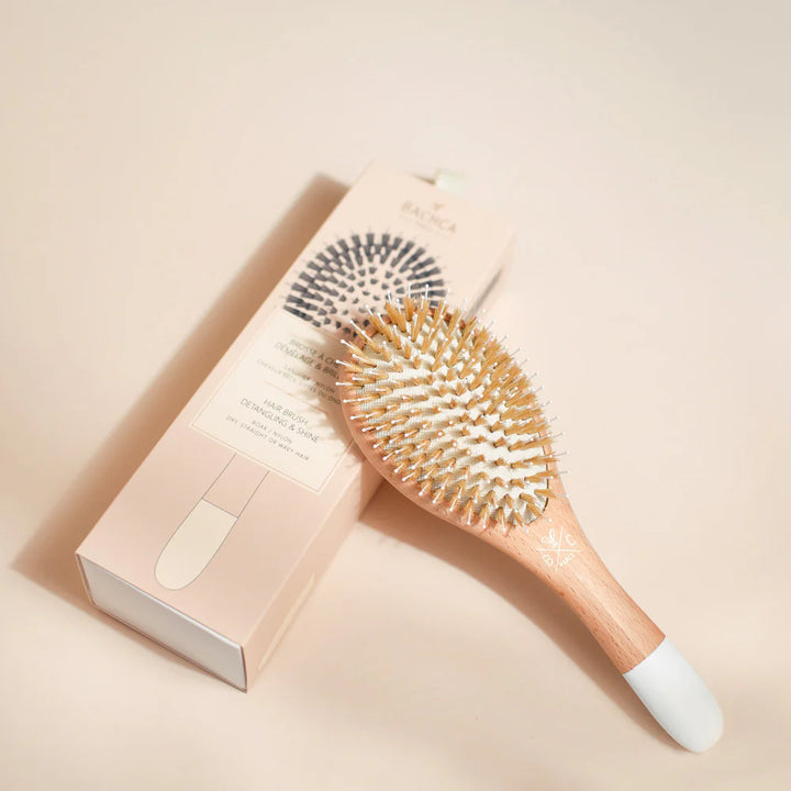 Wood Hairbrush - Detangling & Shine  - مُكَمِّلات