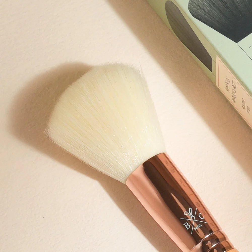 Make-Up Brush  - مُكَمِّلات
