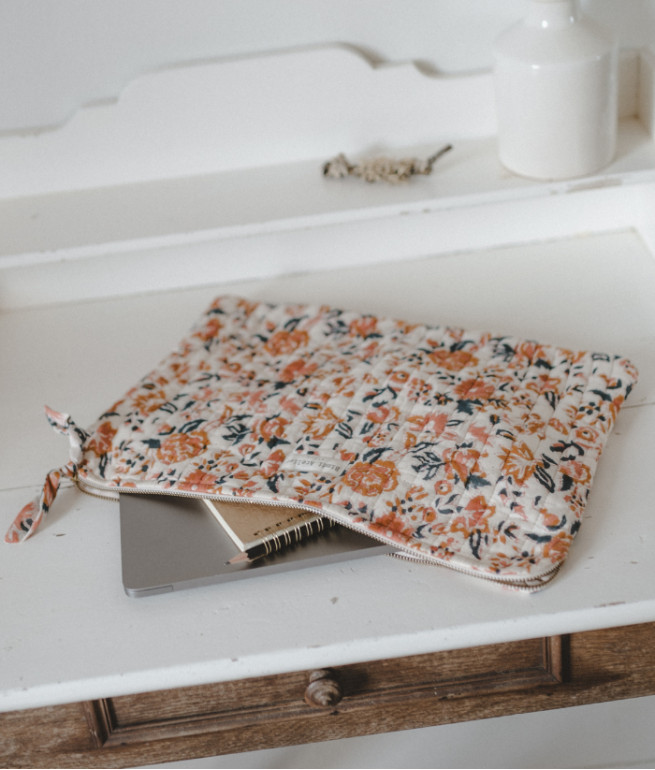 Flat Pouch/IPad - Goa Folk - شنطة