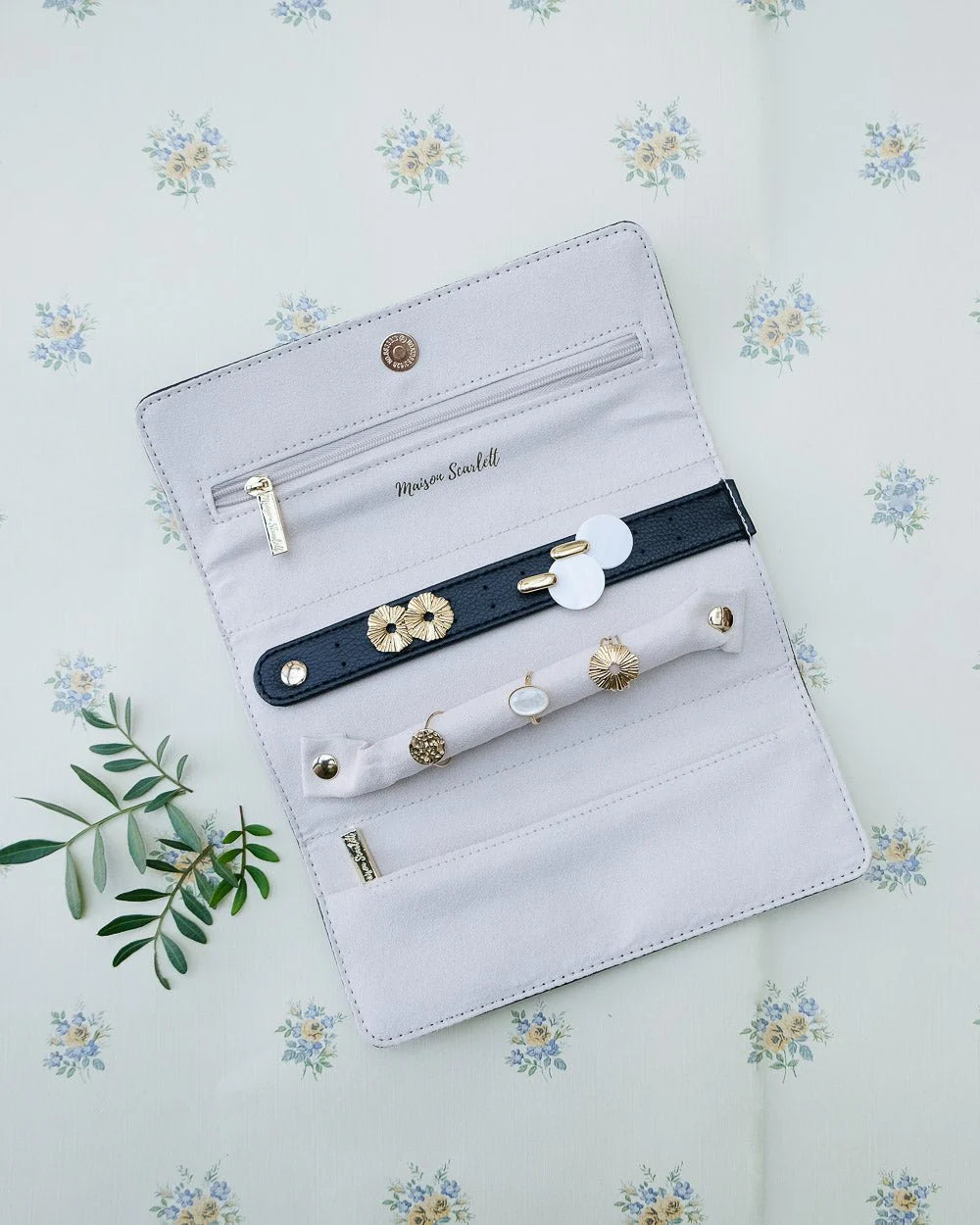 Jewelry Pouch Catherine - Black -  علبة مجوهرات