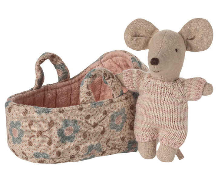 Baby Mouse in Carry Cot - ألعاب الأطفال