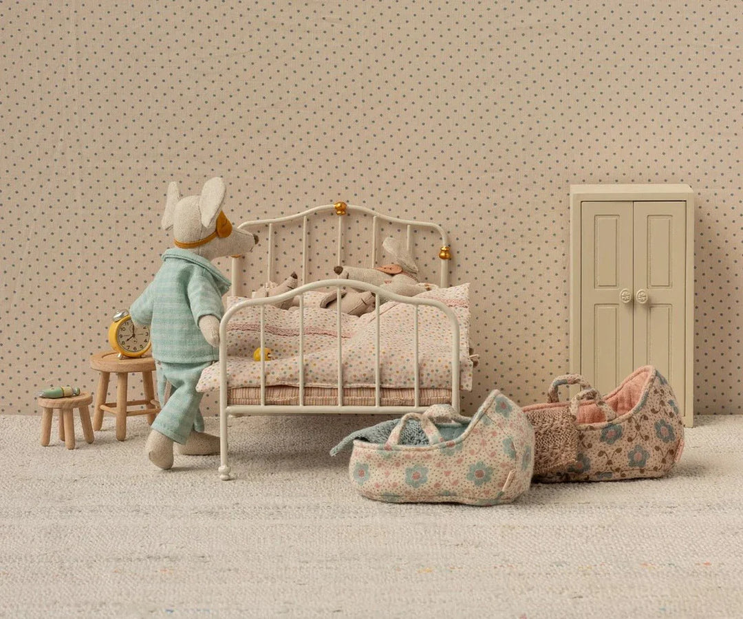 Vintage Bed - Mouse - ألعاب الأطفال