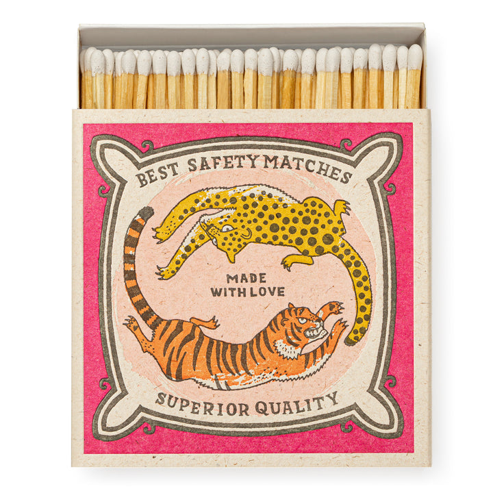 Square Matchbox - Chasing Big Cats - عود ثقاب