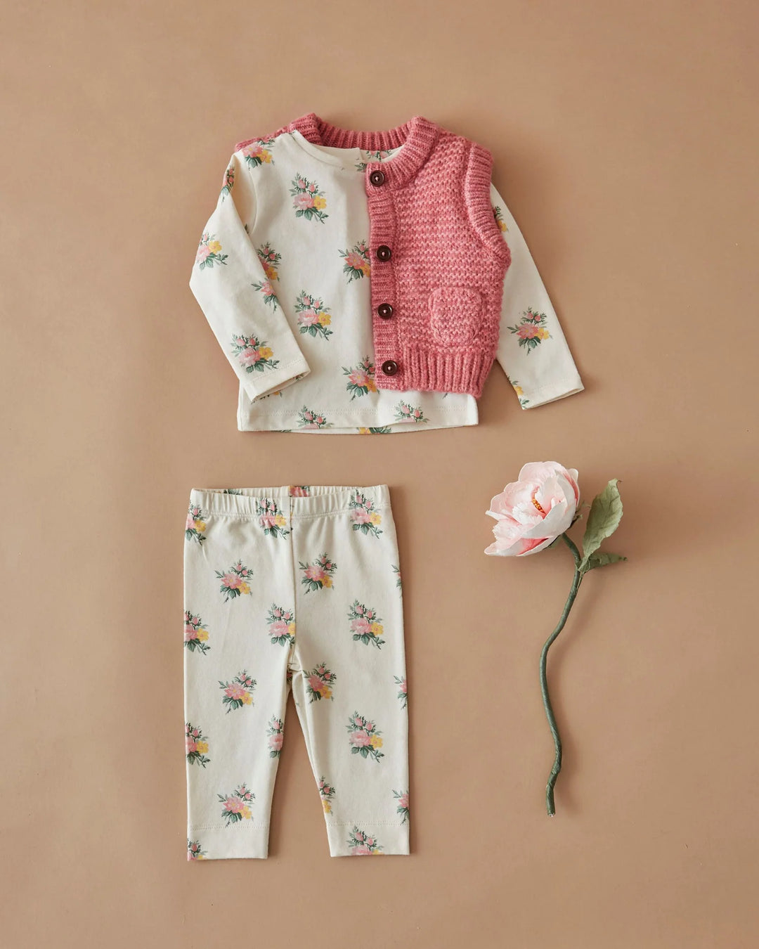 Emile et Ida girls floral print leggings with delicate all-over flower pattern