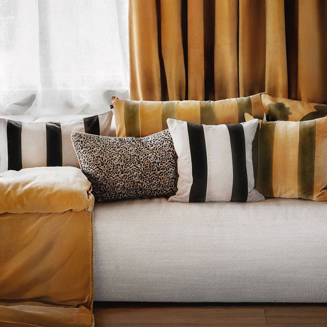 Rio Cushion Velvet مُكَمِّلات