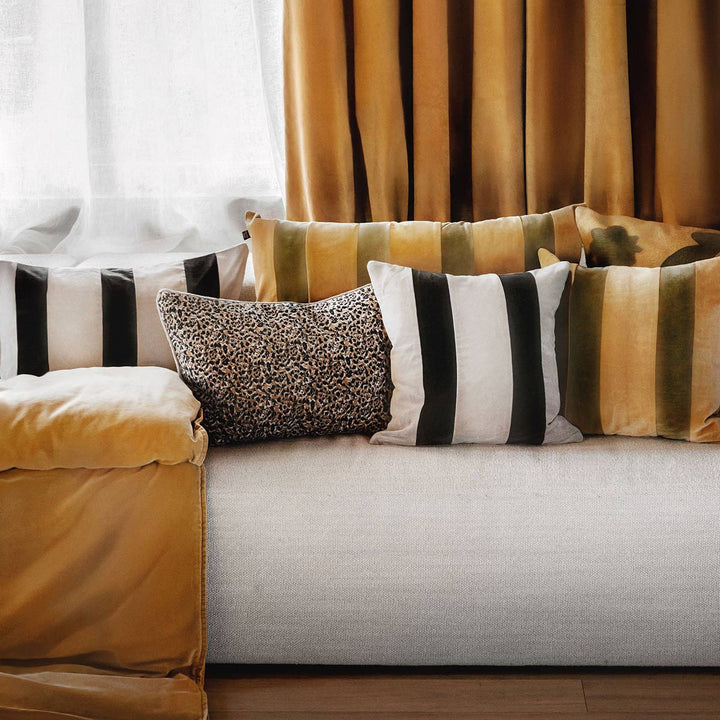 Rio Cushion Velvet مُكَمِّلات