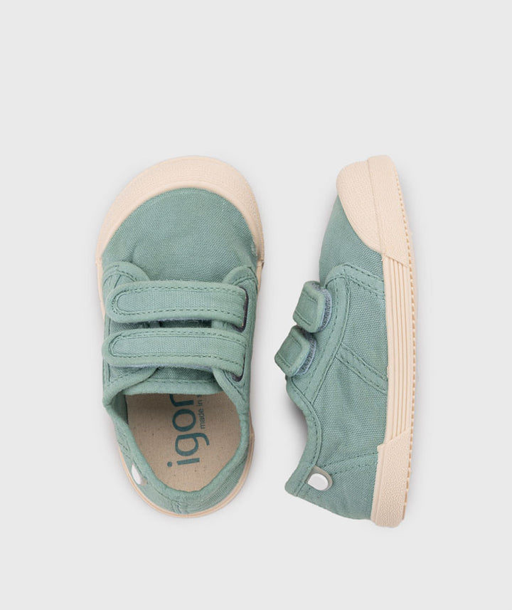 IGOR Lona V Matcha green kids barefoot canvas sneakers with adjustable straps