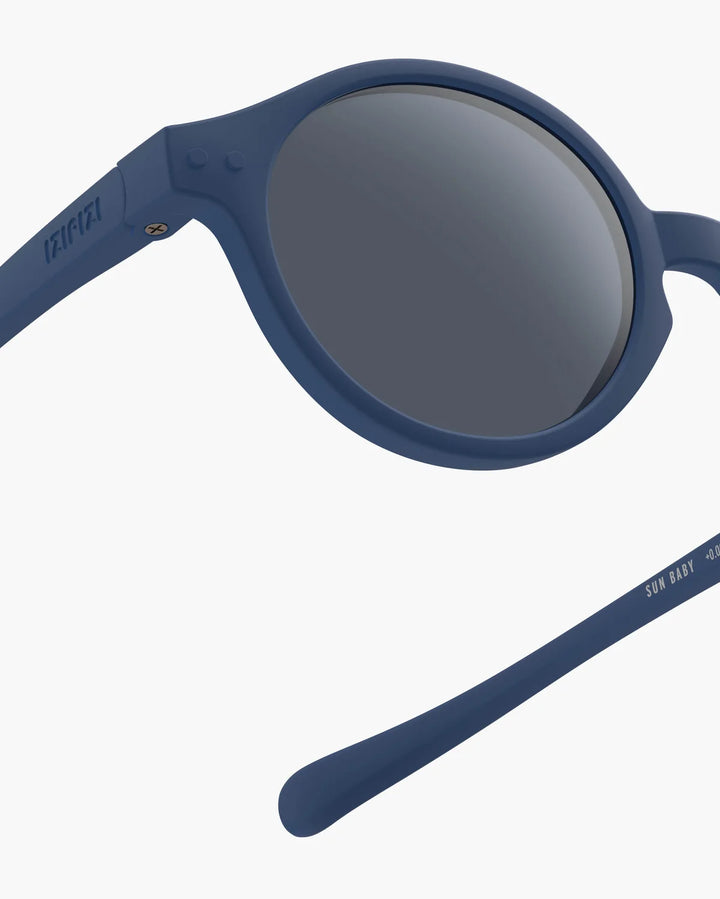 IZIPIZI Baby #D Denim Blue polarized sunglasses for toddlers aged 0–3 with matte blue frame and grey lenses