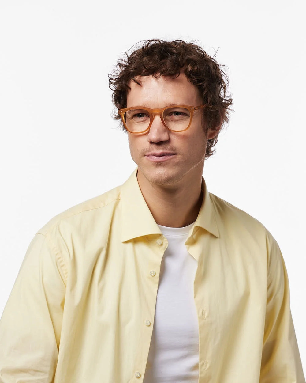 IZIPIZI READING #E Cinnamon reading glasses with warm translucent brown rectangular frame and Soft Touch finish