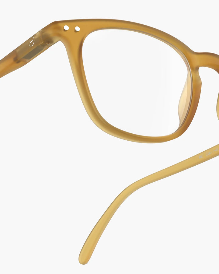 IZIPIZI READING #E Cinnamon reading glasses with warm translucent brown rectangular frame and Soft Touch finish
