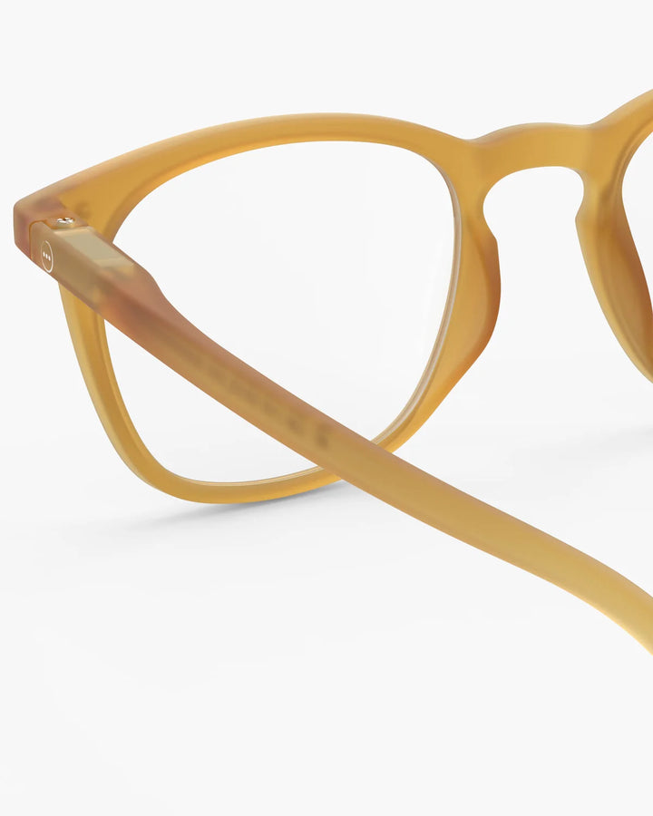 IZIPIZI READING #E Cinnamon reading glasses with warm translucent brown rectangular frame and Soft Touch finish