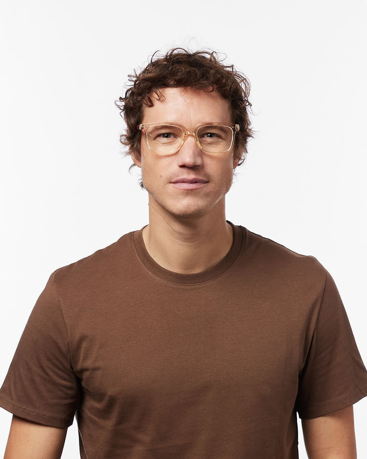 IZIPIZI READING #E Sandstorm reading glasses with glossy champagne nude rectangular frame and warm tortoiseshell temples