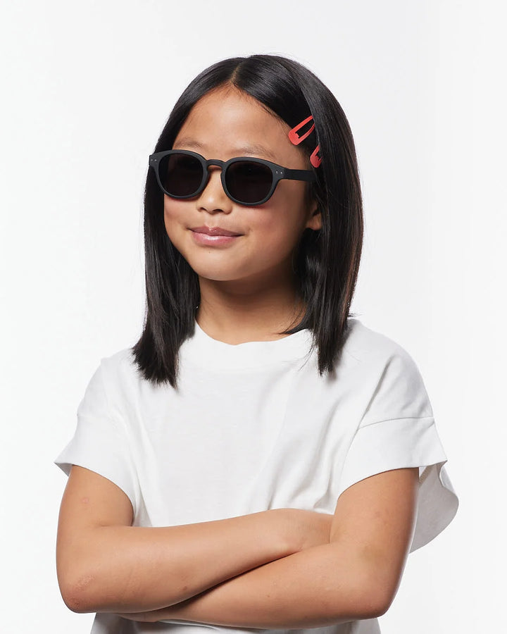 IZIPIZI CHILD #C Black polarized kids sunglasses with soft-touch black frame, grey-green lenses and 100% UV protection