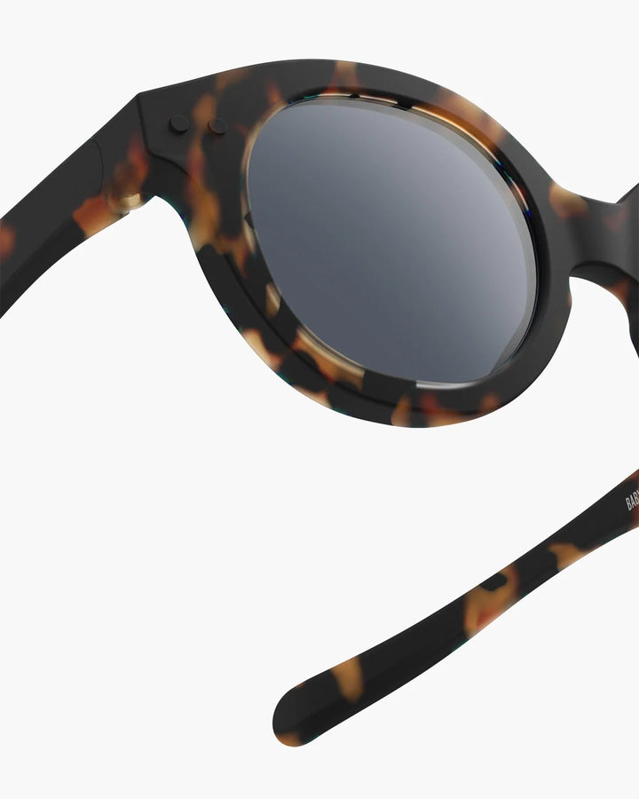 IZIPIZI Baby #C Tortoise polarized sunglasses for children aged 0–3 with warm brown tortoiseshell frame and grey lenses