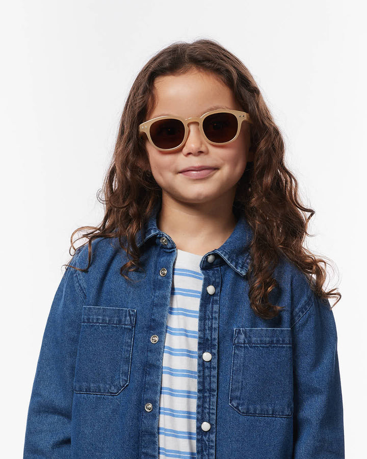 IZIPIZI CHILD #C Macchiato polarized kids sunglasses with shiny beige-brown frame, brown lenses and 100% UV protection