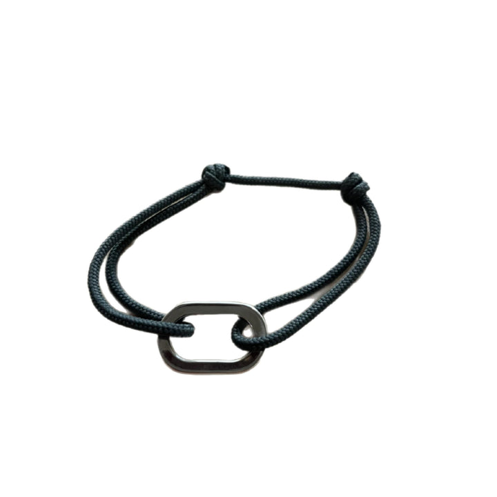 Le Vent à la Française Darse bracelet with a cord and silver buckle
