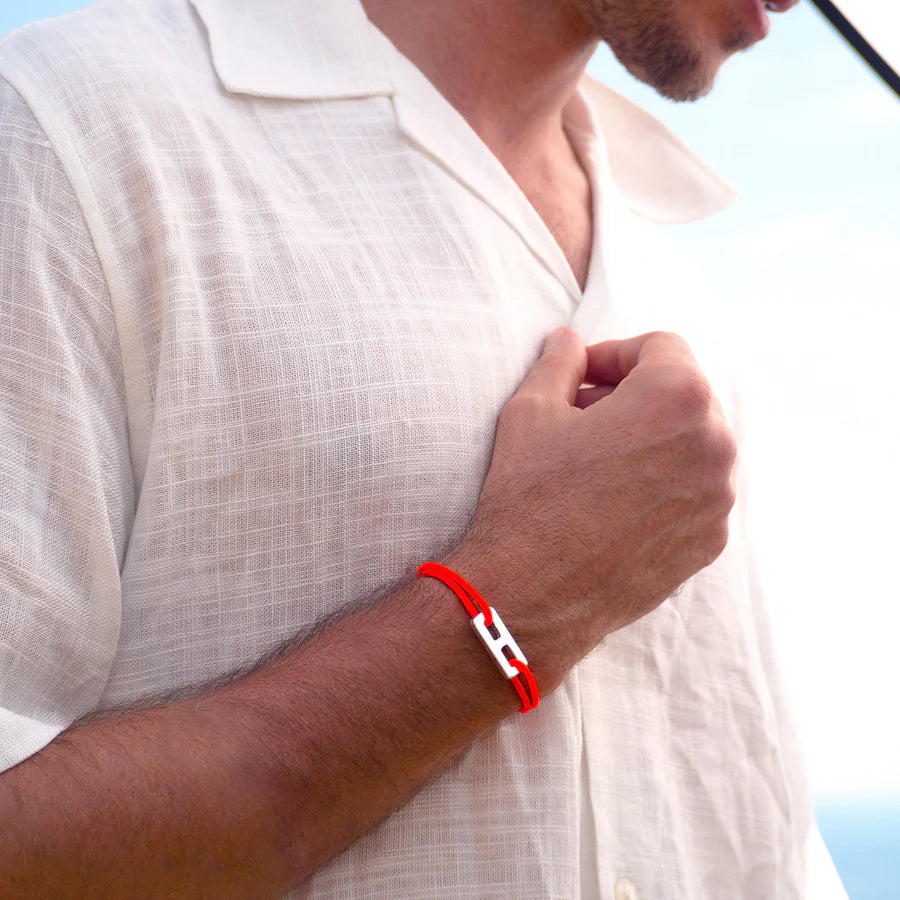 Le Vent à la Française Véora bracelet with a cord and silver buckle
