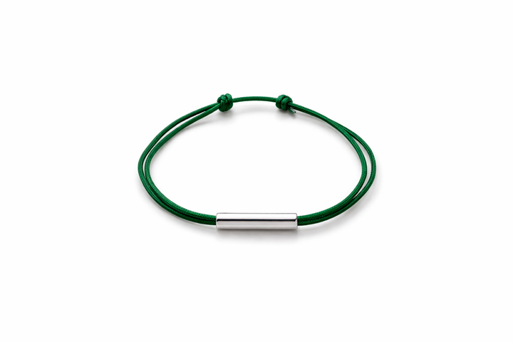 Le Vent à la Française Axe bracelet with minimalist metal bar and colored cord
