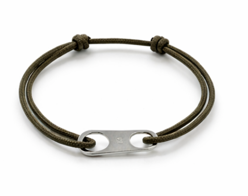 Le Vent à la Française Lien bracelet with metal link and colored cord
