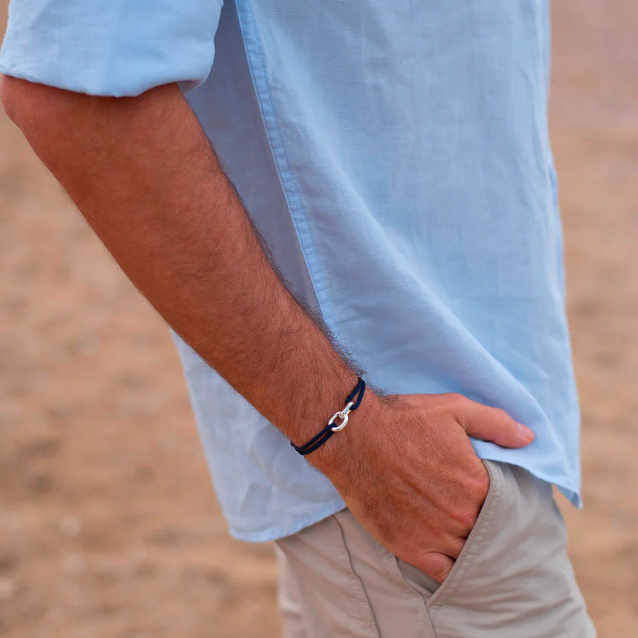 Le Vent à la Française Darse bracelet with a cord and silver buckle
