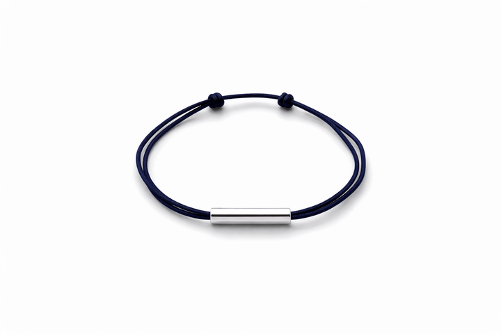 Le Vent à la Française Axe bracelet with minimalist metal bar and colored cord
