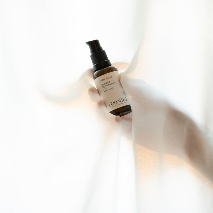 Voile Lacté - Brightening Serum  - منتج تجميلي