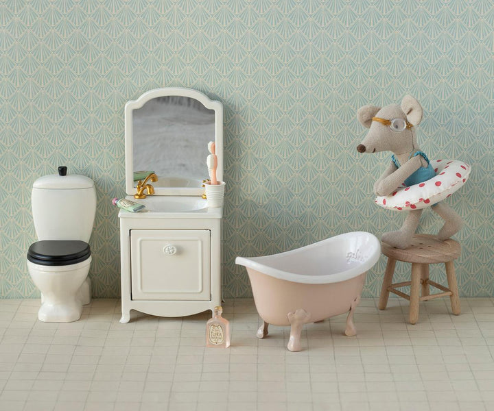 Maileg Mouse rose metal miniature bathtub with vintage design for dollhouse bathroom play