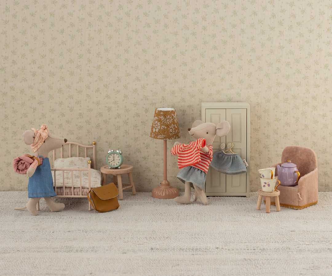 Folding Chair Mouse - ألعاب الأطفال