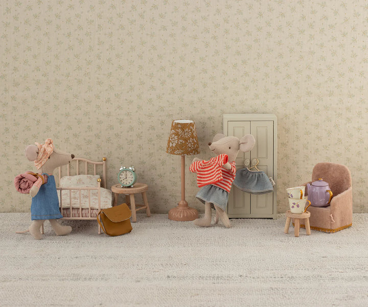 Folding Chair Mouse - ألعاب الأطفال