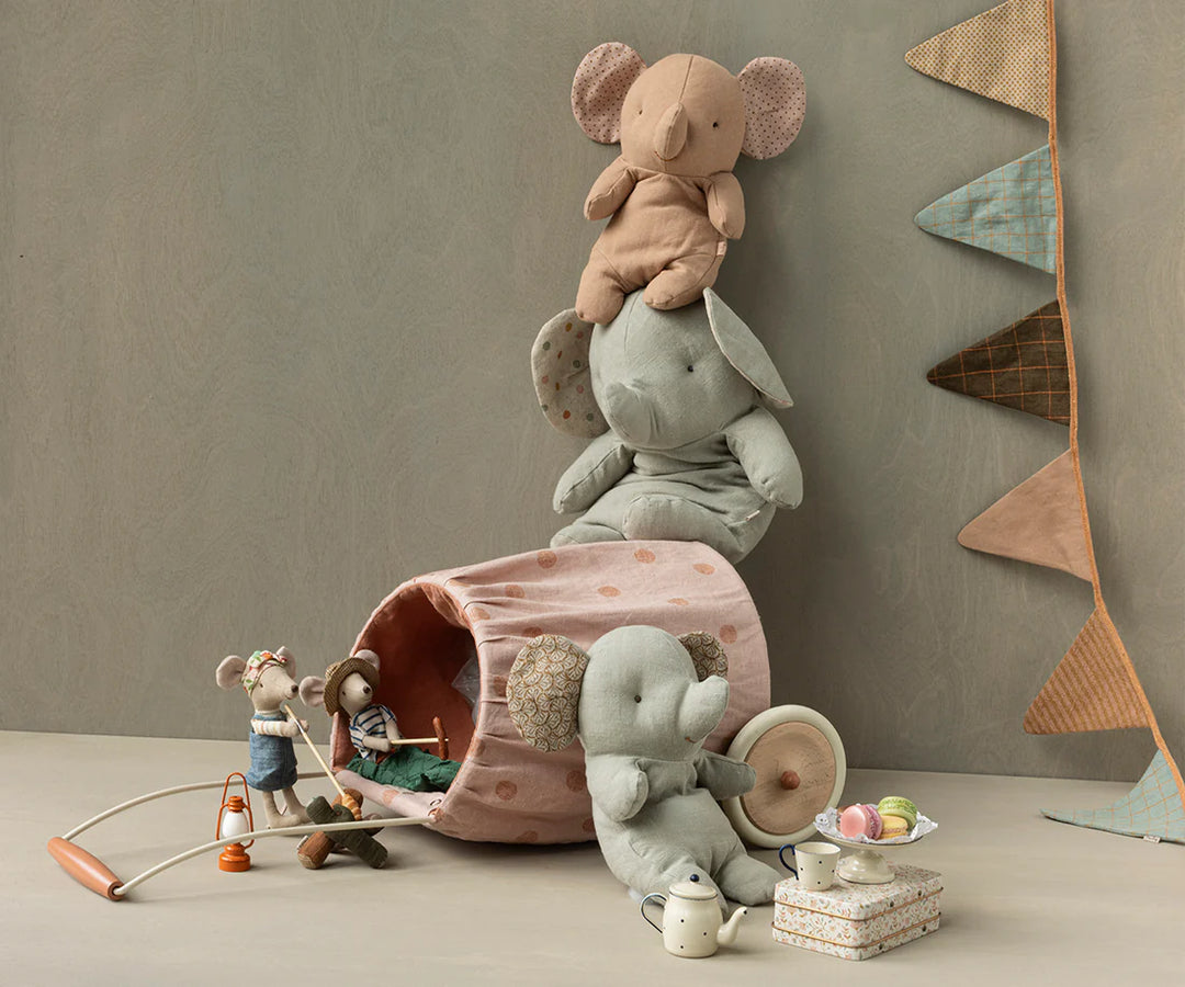 Hiker mouse, Big brother - ألعاب الأطفال