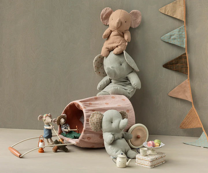 Hiker mouse, Big brother - ألعاب الأطفال