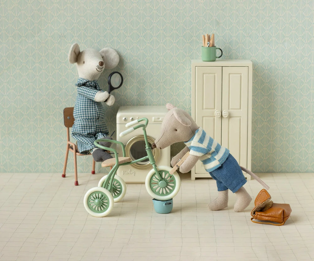 Maileg Big Brother tricycle mouse in brown with backpack and magnetic hands