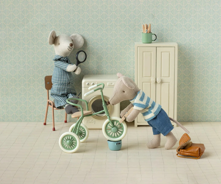 Maileg Big Brother tricycle mouse in brown with backpack and magnetic hands