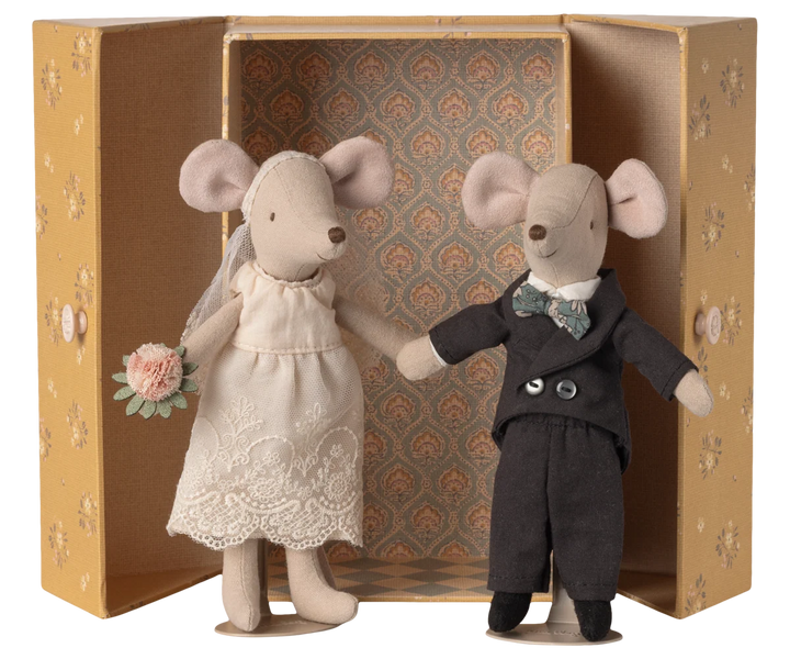 Maileg wedding mice couple dressed as bride and groom in decorative box
