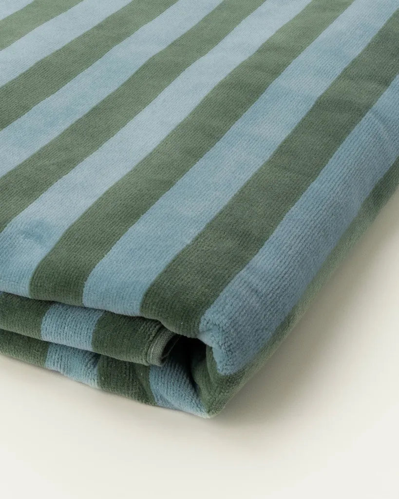 Place Reservee CABANE striped beach towel in Eucalyptus and Atlantic