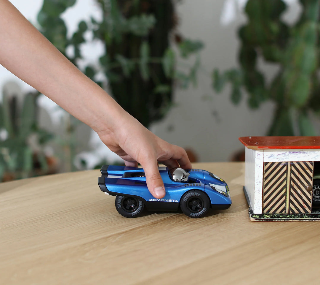 Playforever Zemonsta Hans designer toy car inspired by classic endurance racing vehicles