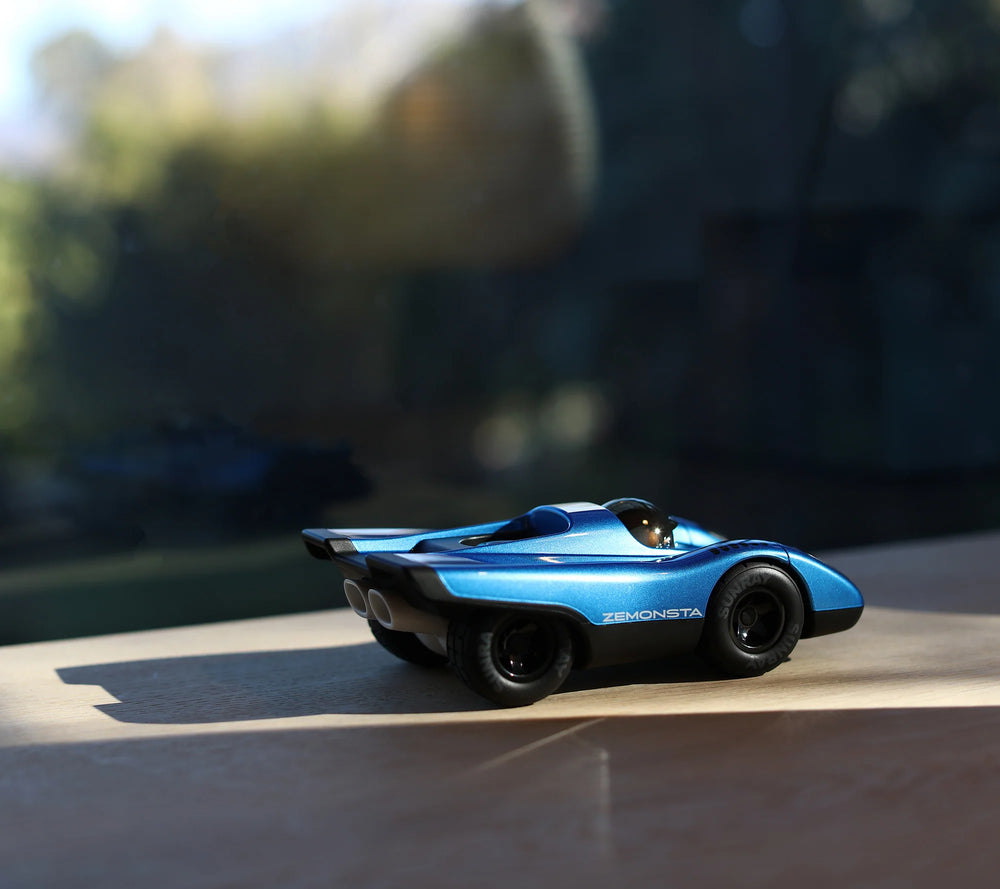 Playforever Zemonsta Hans designer toy car inspired by classic endurance racing vehicles