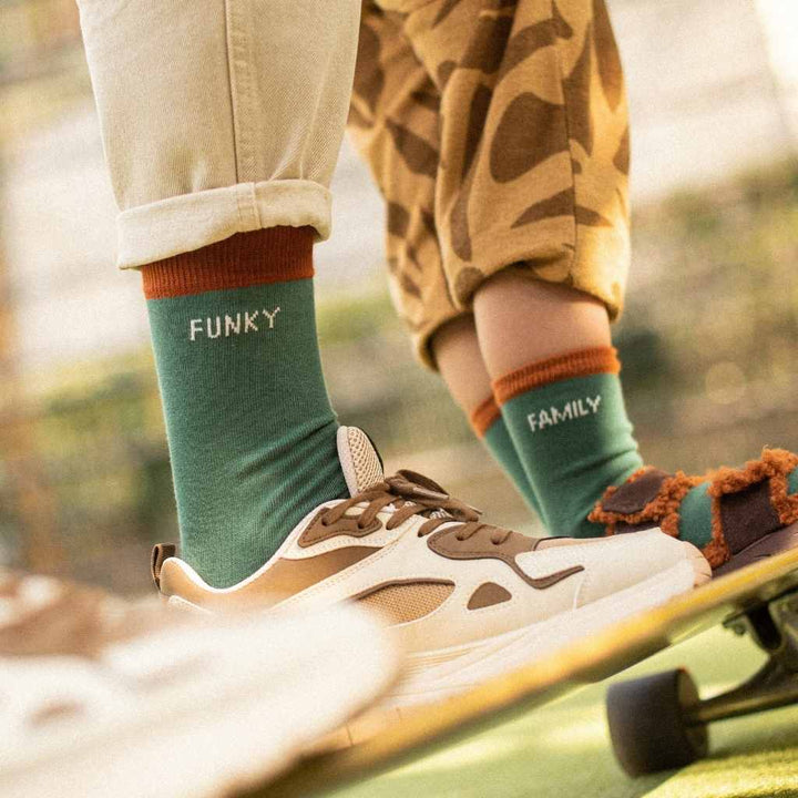 Socks Funky Family Green Kids & Adult - مستلزمات